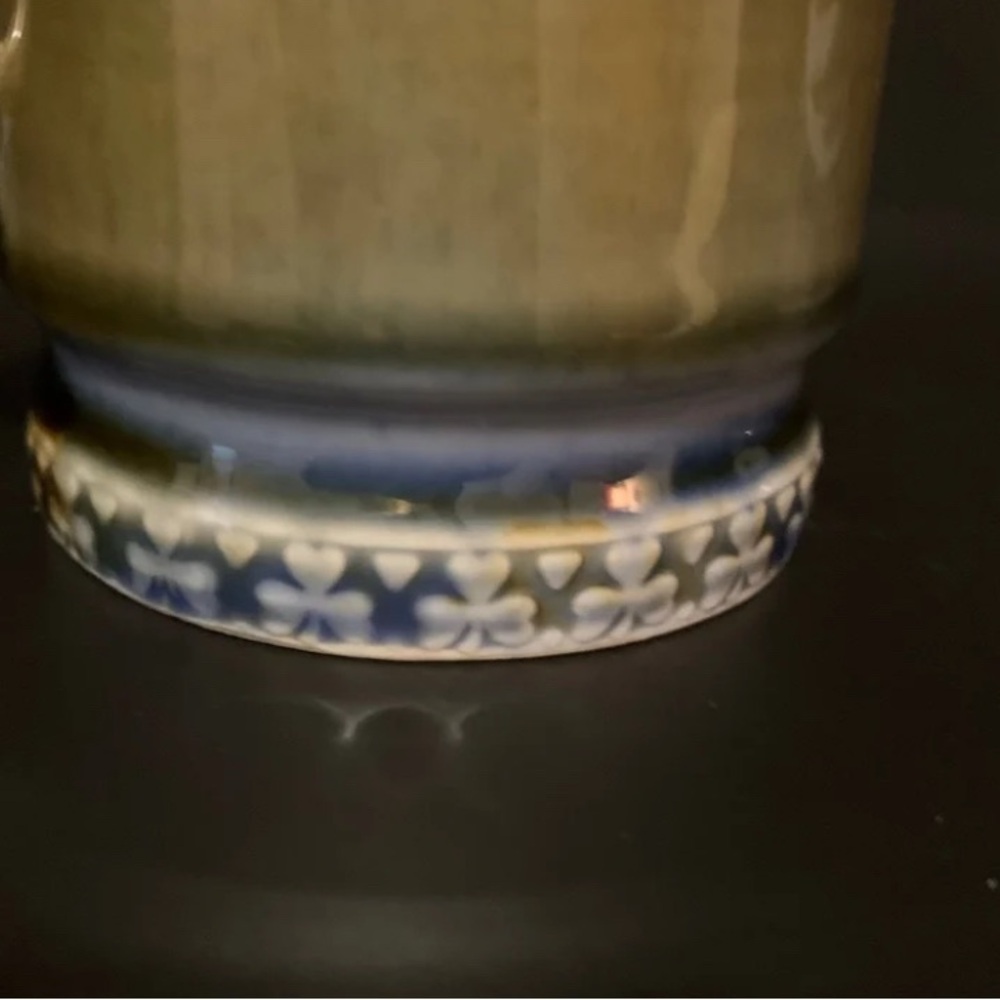 Two Irish Wade Porcelain Espresso Coffee Mugs/Tea Cups w/Shamrocks & Bermuda Map - Picture 11 of 11